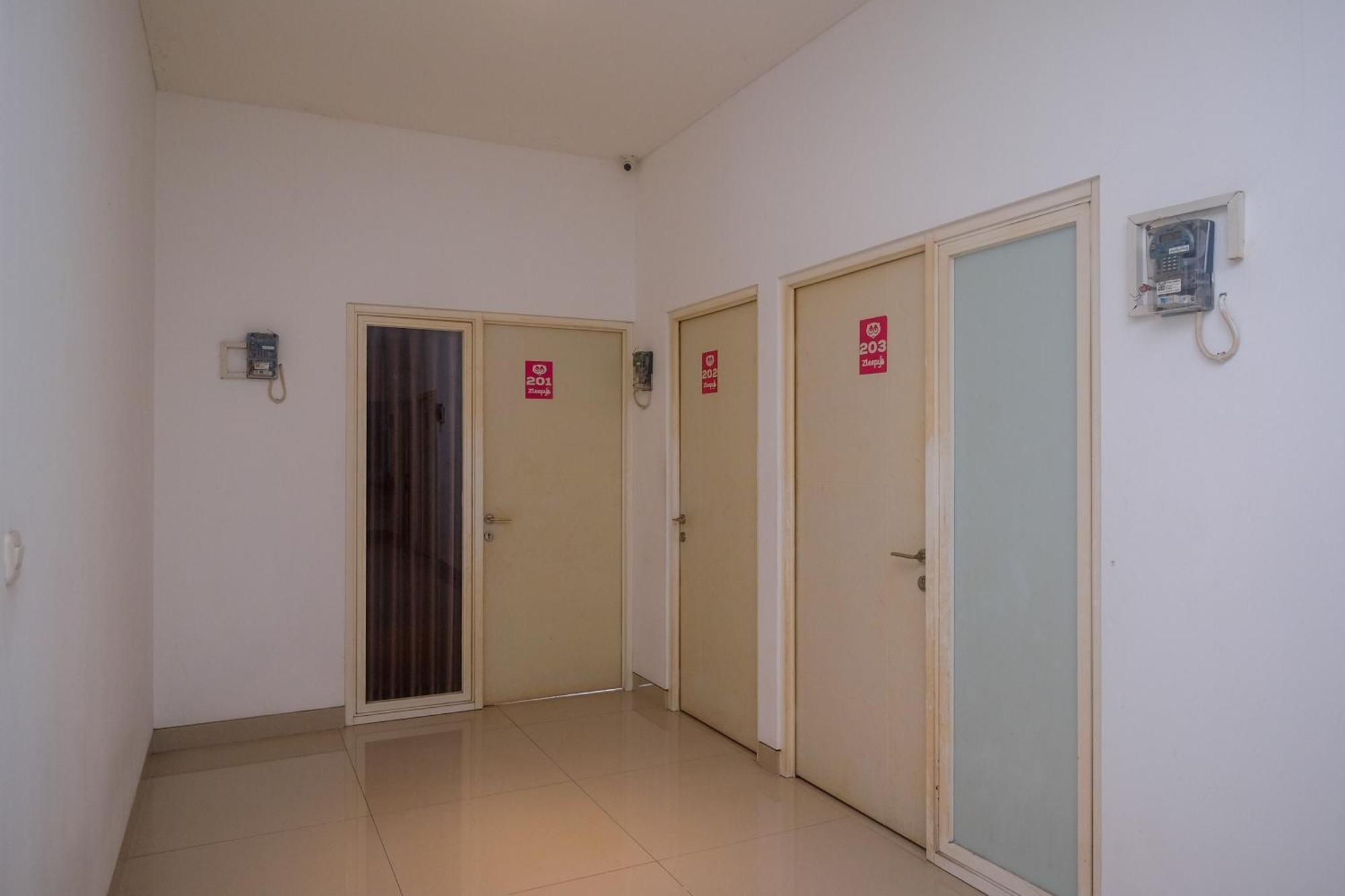 Hotel Reddoorz Syariah Near Simpang Lima Semarang Jomblang Zewnętrze zdjęcie