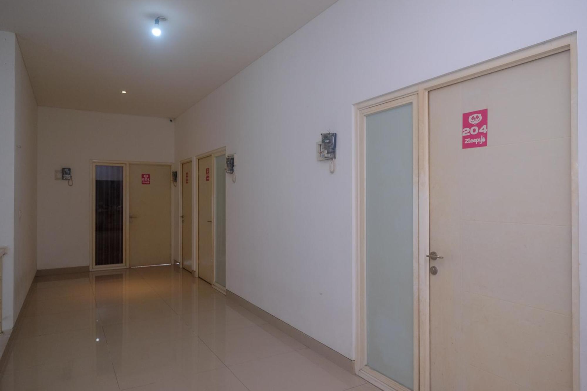 Hotel Reddoorz Syariah Near Simpang Lima Semarang Jomblang Zewnętrze zdjęcie