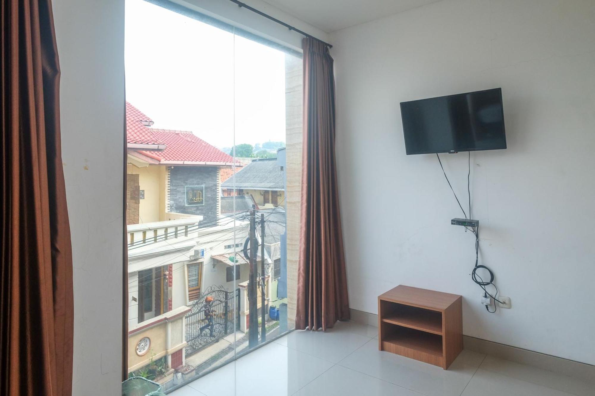 Hotel Reddoorz Syariah Near Simpang Lima Semarang Jomblang Zewnętrze zdjęcie