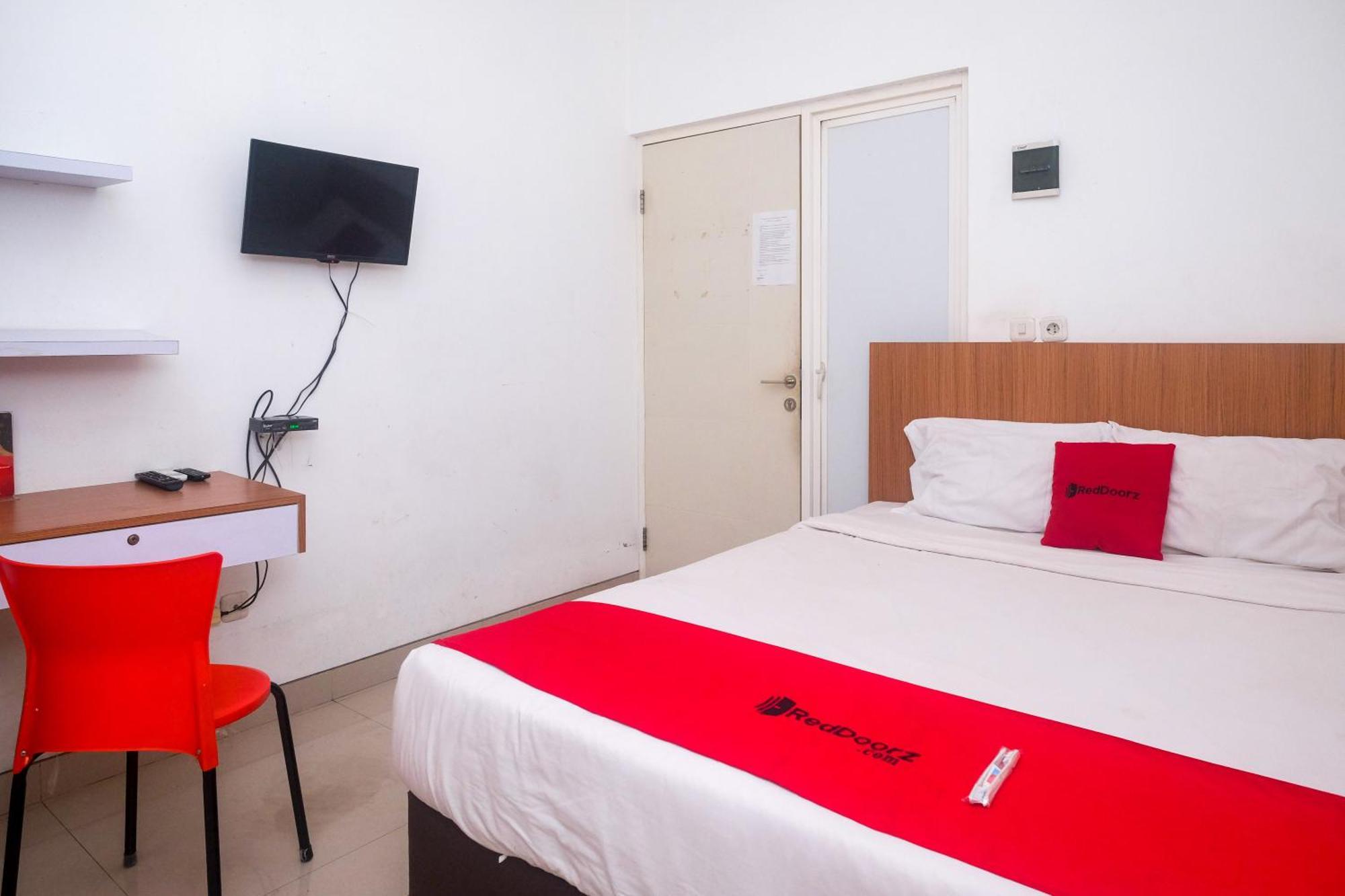 Hotel Reddoorz Syariah Near Simpang Lima Semarang Jomblang Zewnętrze zdjęcie