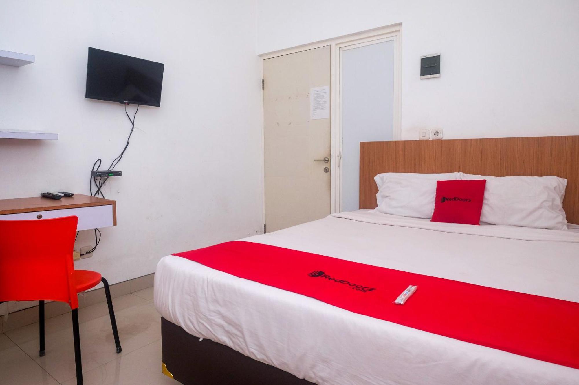 Hotel Reddoorz Syariah Near Simpang Lima Semarang Jomblang Zewnętrze zdjęcie